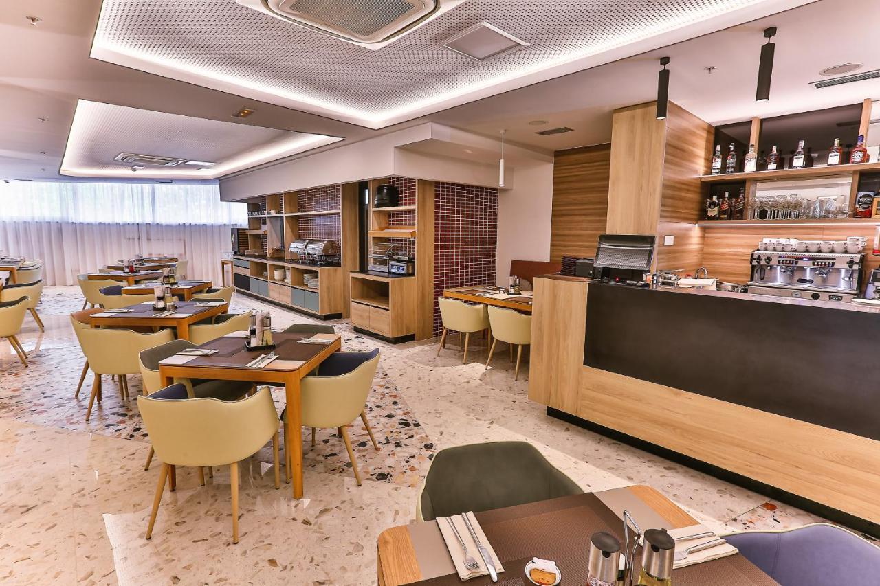 Carine Hotel Centar Podgorica Eksteriør bilde